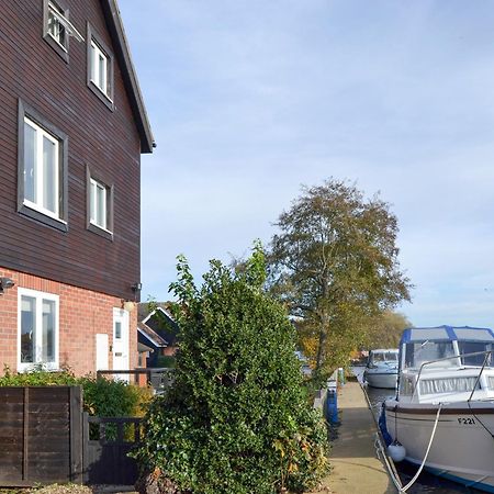 David's Island Villa Wroxham Exteriör bild