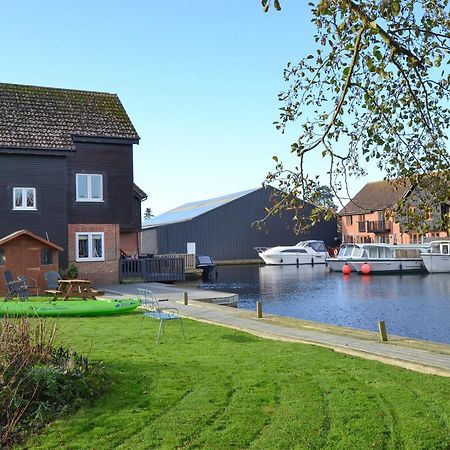 David's Island Villa Wroxham Exteriör bild